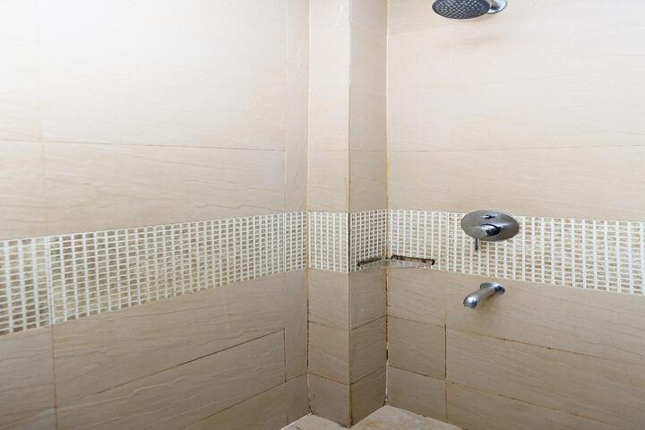 Capital O 605 Hotel Camria
