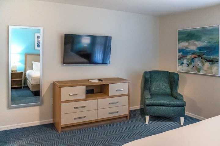 Room 4 of 29