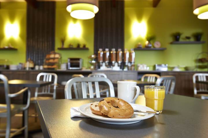 Breakfast/Coffee Service 29 of 45