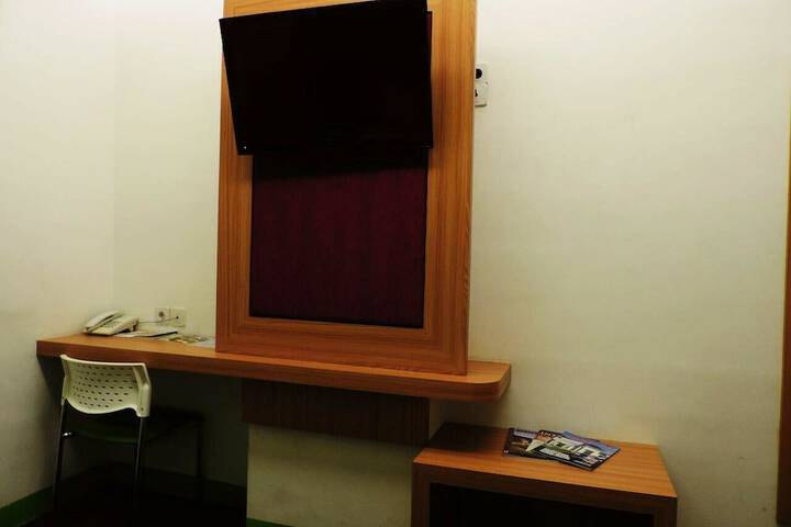 Room 5 of 44