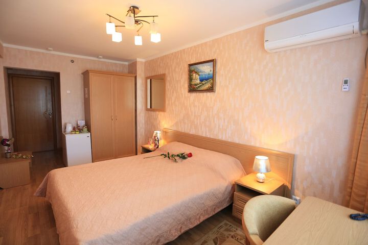Room 5 of 44