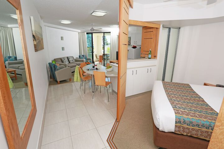 Room 13 of 90