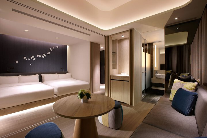 Room 10 of 43