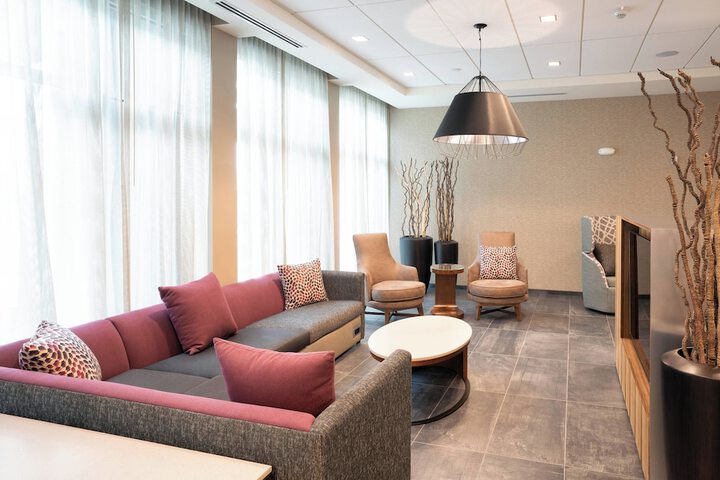 Lobby lounge