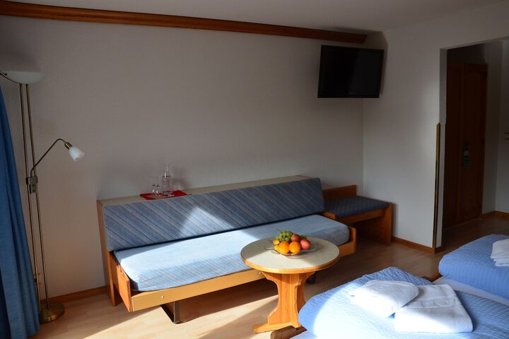 Room 12 of 94