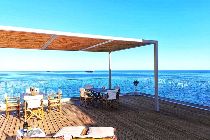 Sundeck 26 of 33