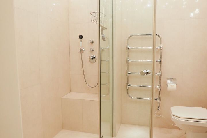 Room 8 of 23