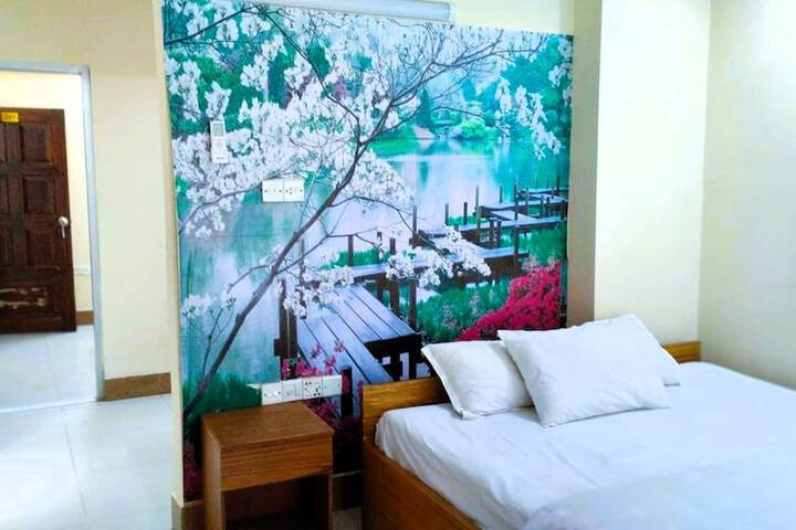 Room 16 of 33