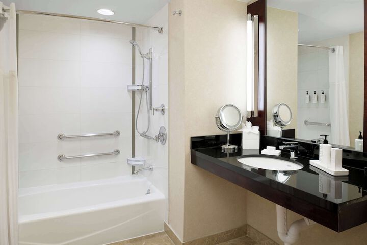 Room 47 of 121