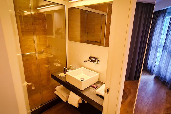 Room 59 of 90