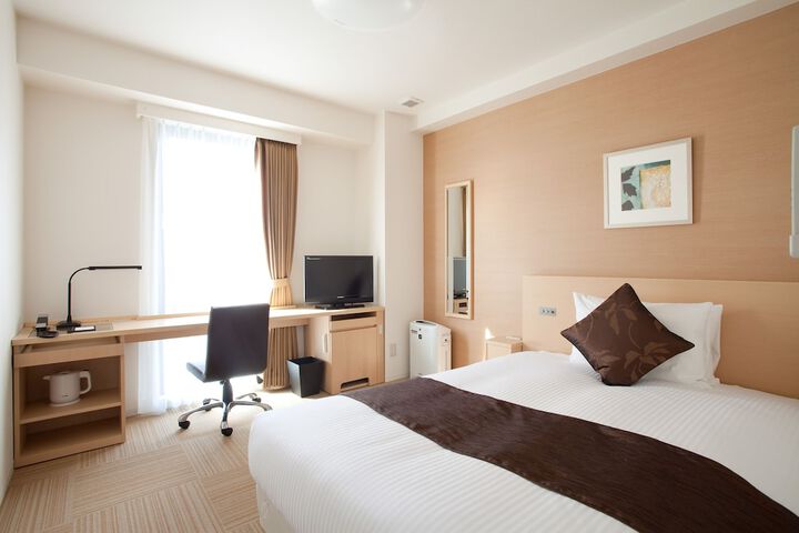 Room 7 of 32