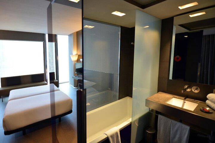 Room 9 of 39