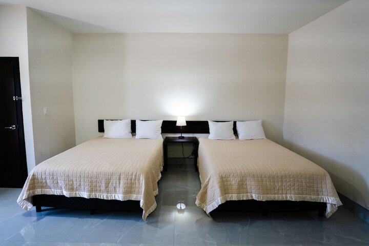 Room 49 of 211
