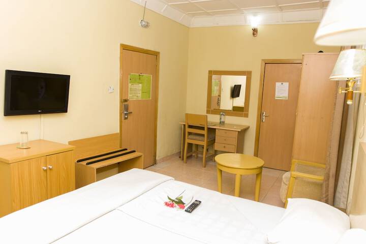 Room 3 of 51
