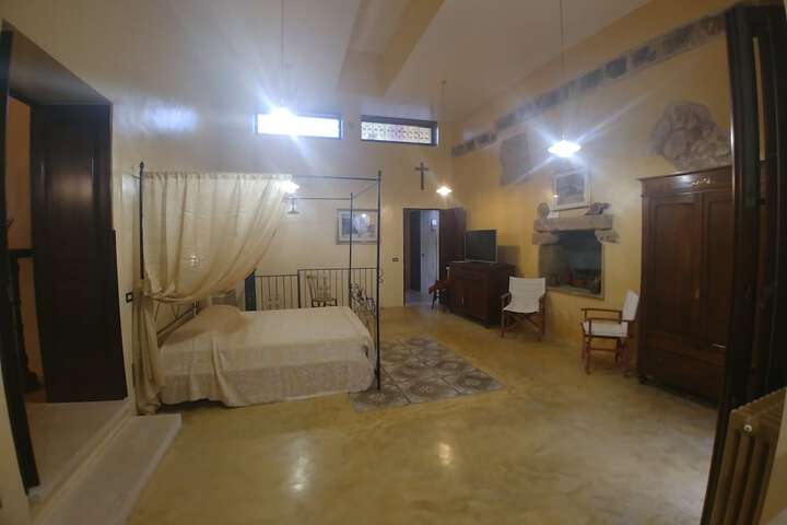 Room 37 of 96