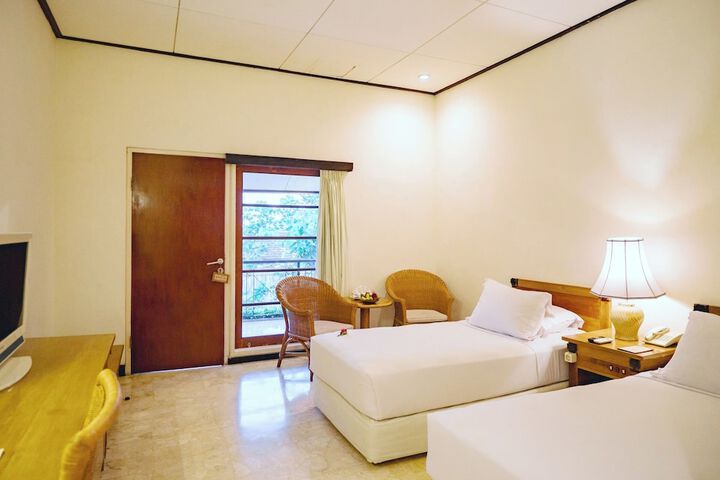 Room 19 of 120