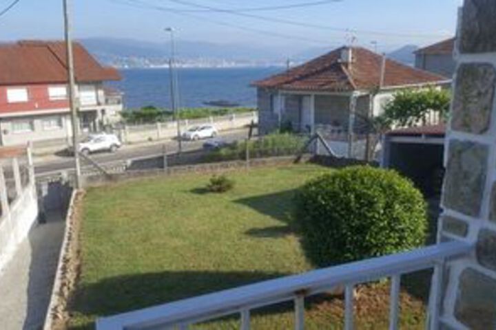 House With 3 Bedrooms in Pontevedra With Wonderful sea View and Enclosed Garden - 50 m From the Beach