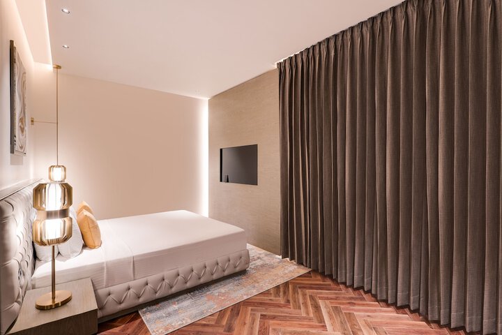 Room 10 of 85