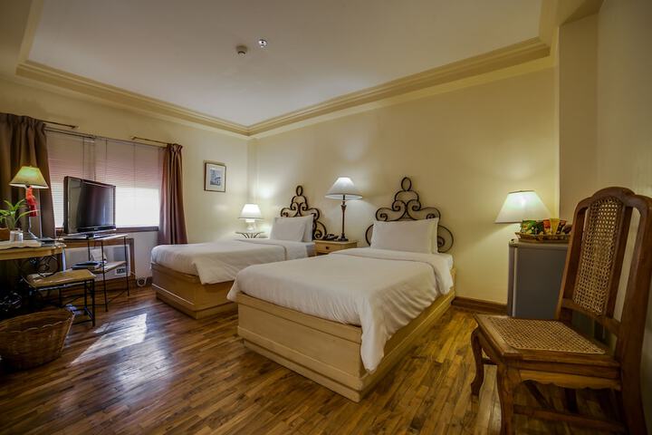 Room 15 of 40