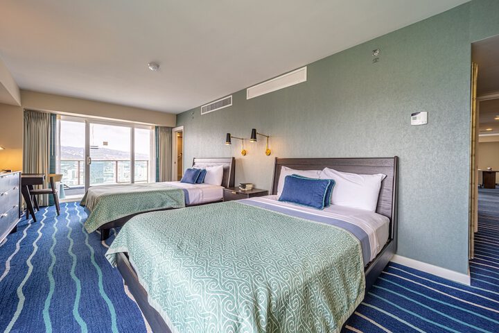 Room 42 of 213