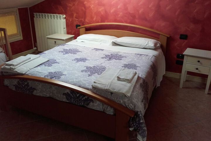 Room 11 of 76