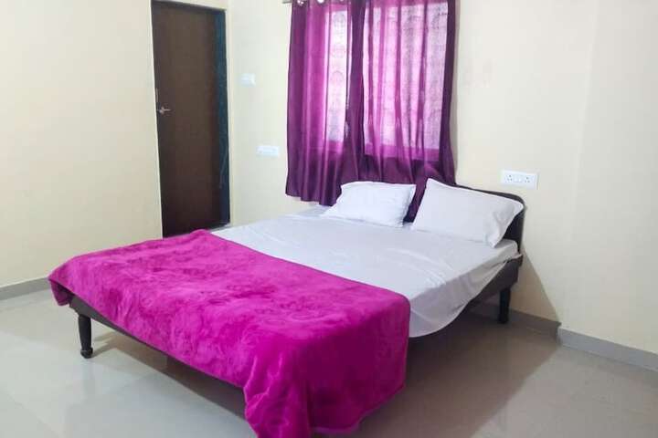 Room 7 of 9