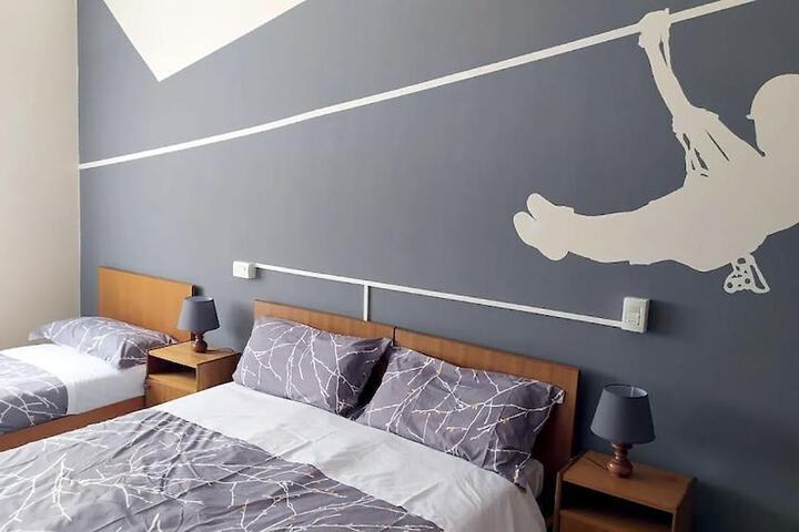 Room 17 of 46