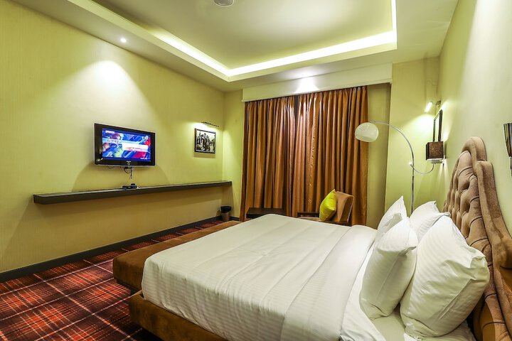Room 19 of 35