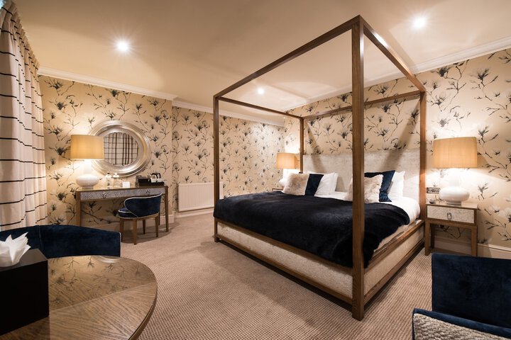Room 5 of 127