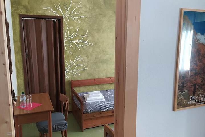 Room 21 of 46