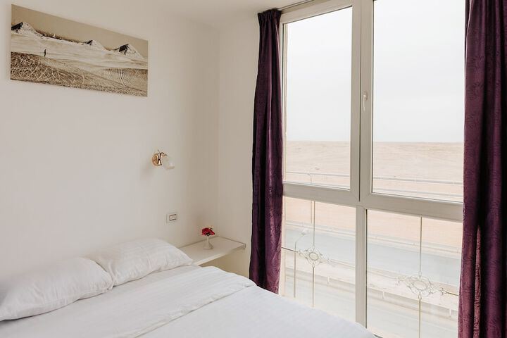 Room 42 of 98