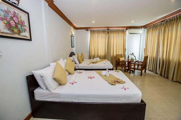 Room 4 of 17
