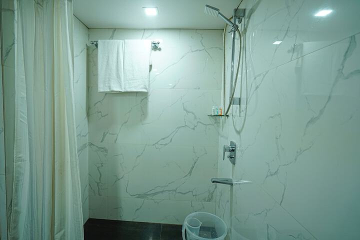 Room 34 of 64
