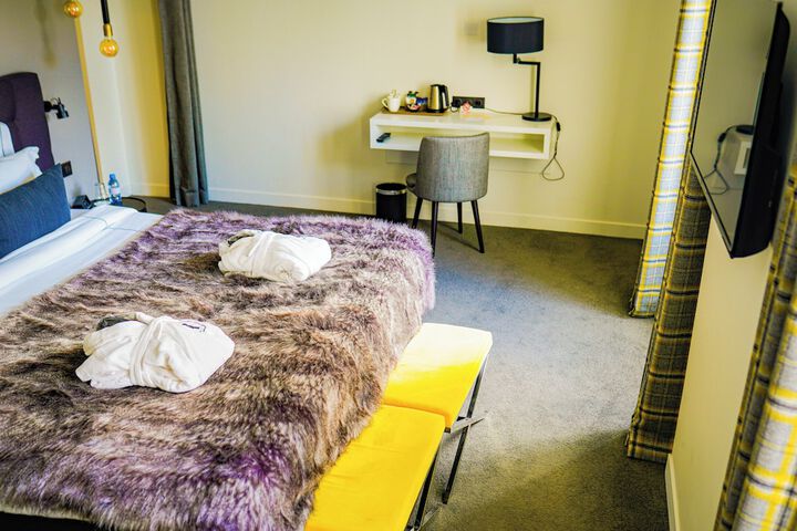 Room 16 of 28