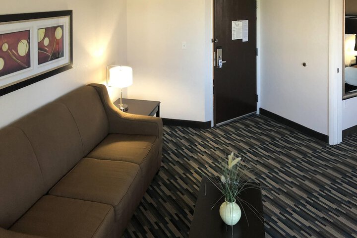 Room 41 of 60