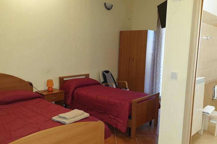 Room 12 of 65