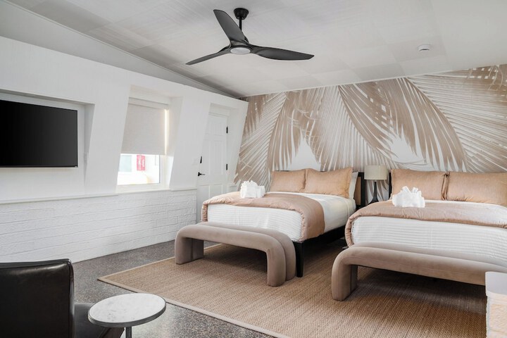 Room 28 of 118