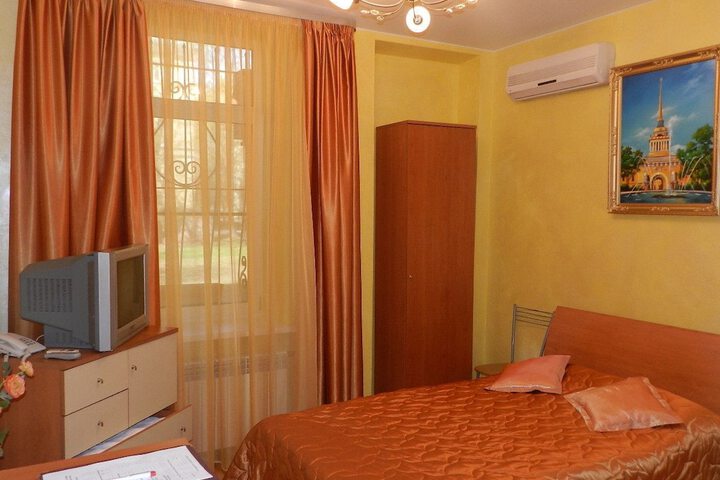 Room 21 of 34