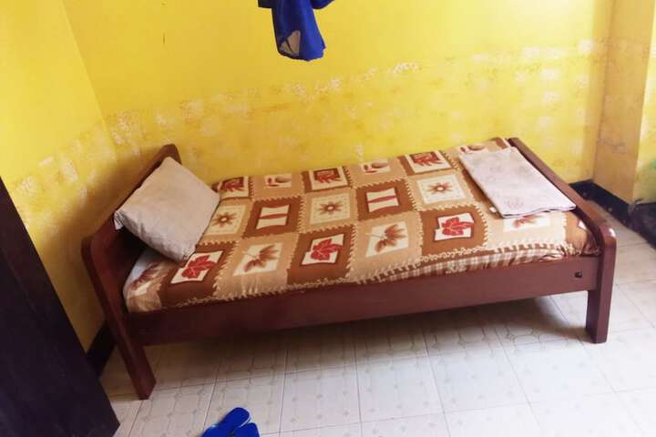 Room 4 of 10