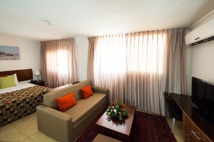 Room 15 of 39