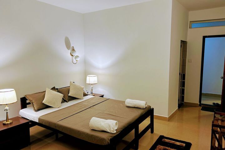 Room 8 of 17