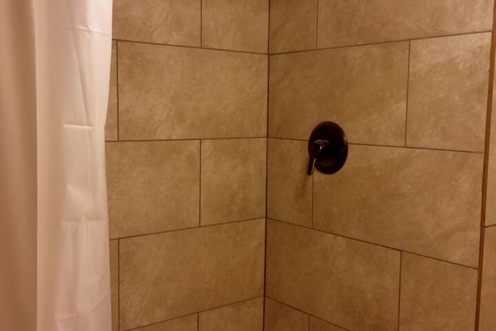 Room 137 of 219