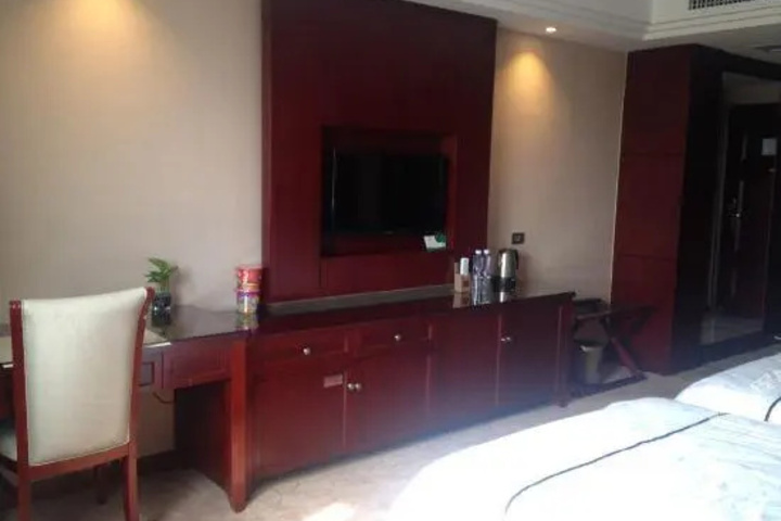 Baofeng Hotel