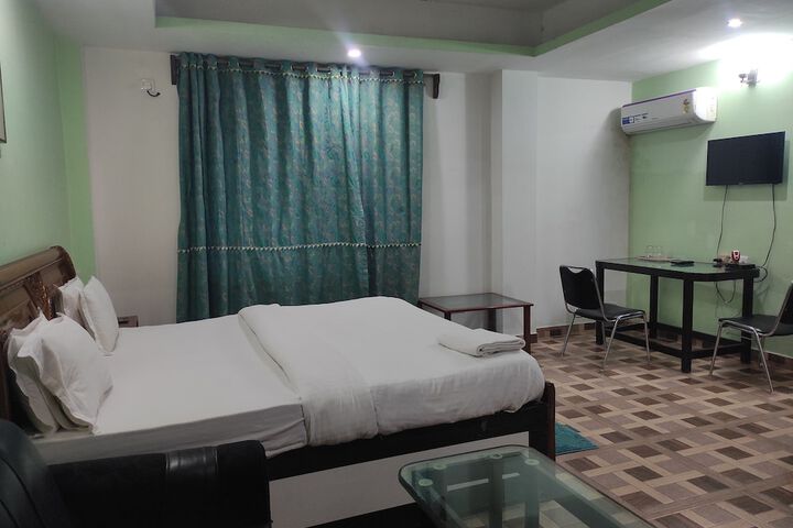Room 17 of 37