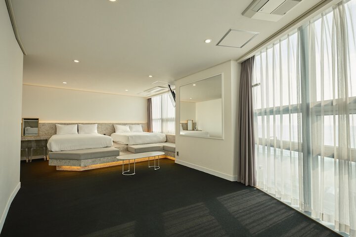 Room 71 of 224
