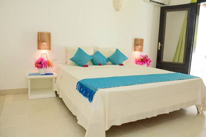 Room 5 of 76