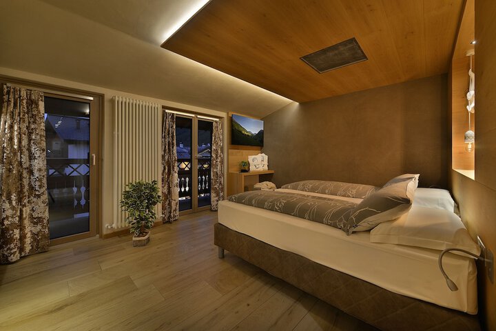 Room 63 of 211