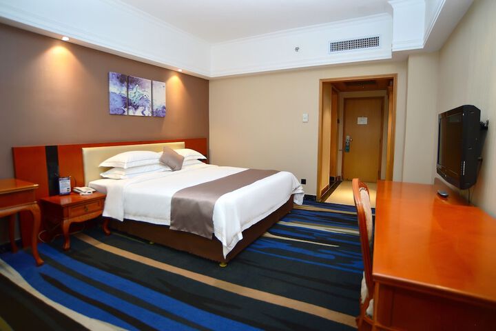 Room 26 of 65