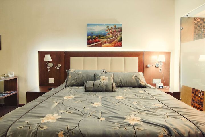 Room 28 of 54
