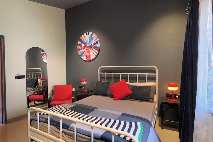 Room 8 of 24